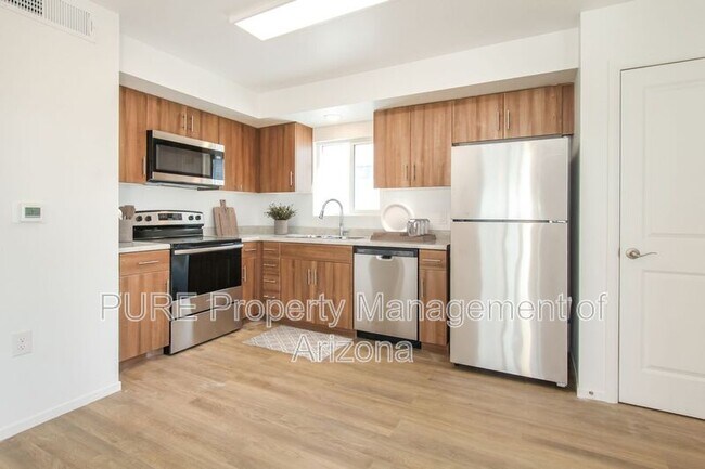 Photo - 6077 N 60th Ave House