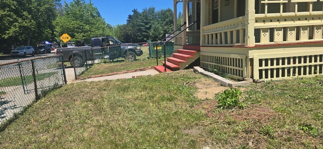 Building Photo - 205 Saint James Ave