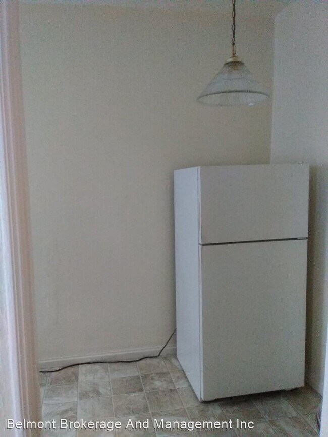 Building Photo - 521 E 3rd St