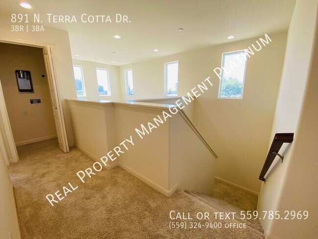 Building Photo - $1,995 New Reduced Price!  3 Bedroom Home ...