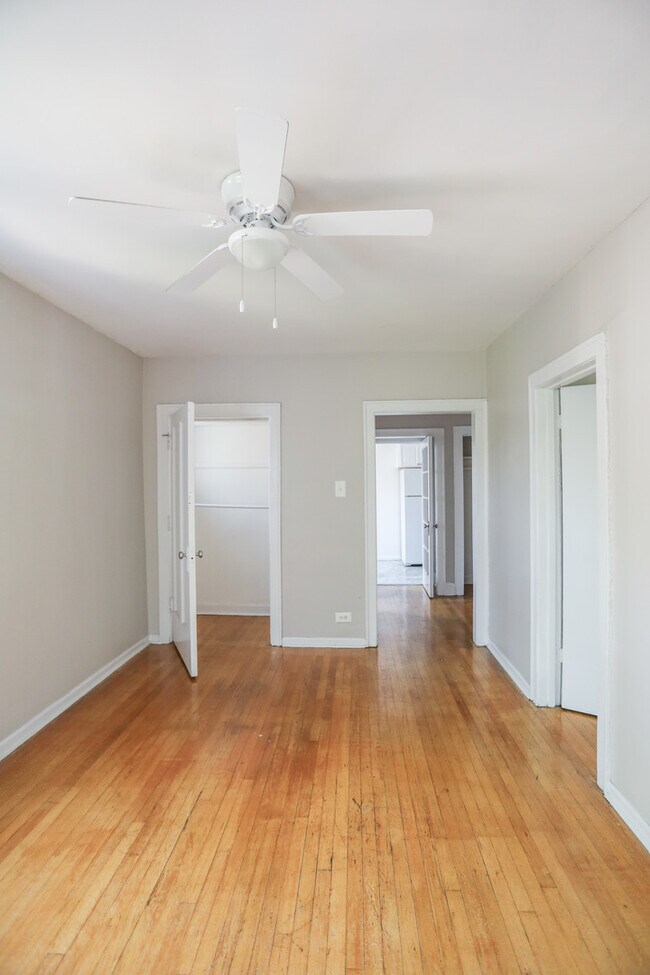 Building Photo - 5051 N Glenwood Ave