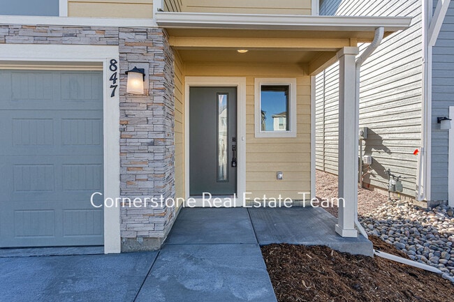 Building Photo - 847 Endeavor Wy