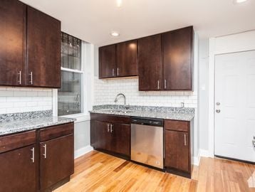Building Photo - 834 N Mozart St