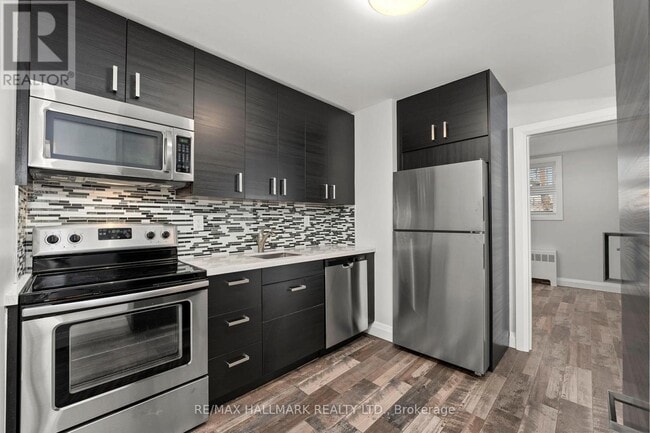 Building Photo - 276 King Edward Ave