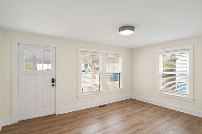 Foto del edificio - Fantastic Renovation! 2 Bed, 1 Bath home i...