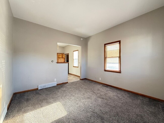 Building Photo - 2 Bedroom Home in a Quiet East End Location