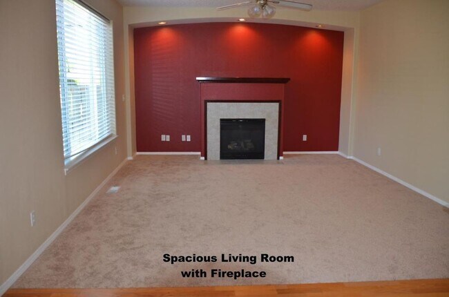 Building Photo - Charming Traditional 4BD* 2.5BTH* Single F...