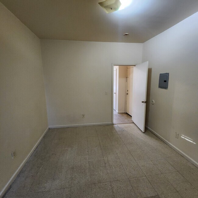 Foto del edificio - 651 S 13th St