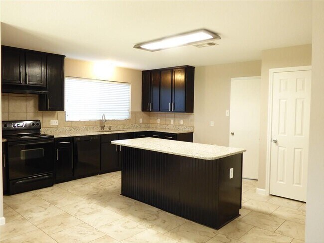 Building Photo - 10213 Olivia Dr