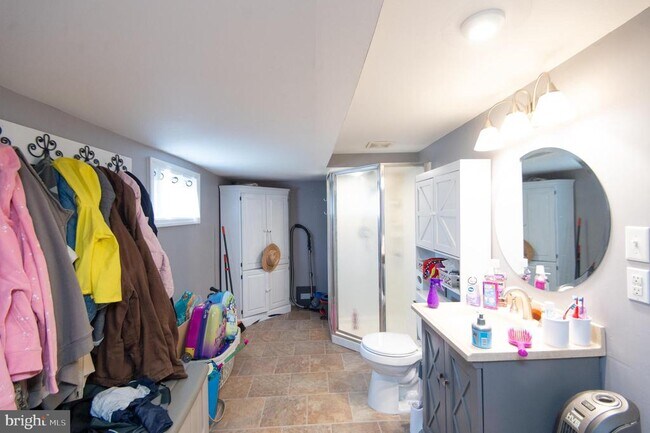 Foto del edificio - 113 Maple Ave