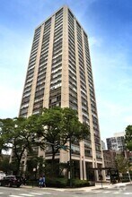 Building Photo - 70 W Burton Pl