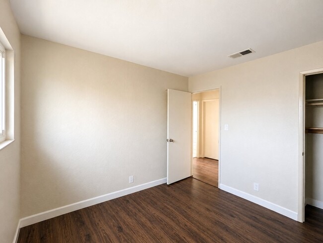 Building Photo - 1820 Sherman Dr