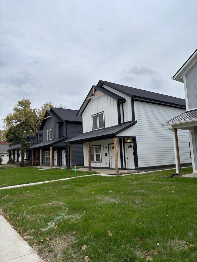 Building Photo - 1046 Marlowe Ave