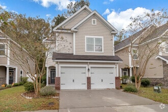Building Photo - 650 Summer Hill Way