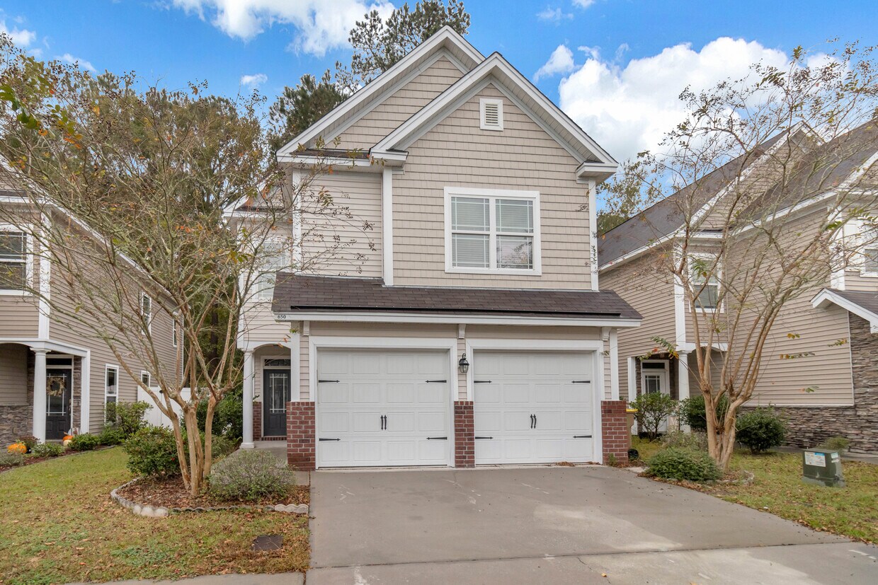 Primary Photo - 650 Summer Hill Way