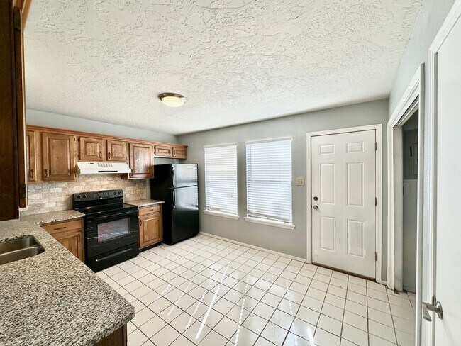 Foto del edificio - 6899 NW Willow Springs Dr