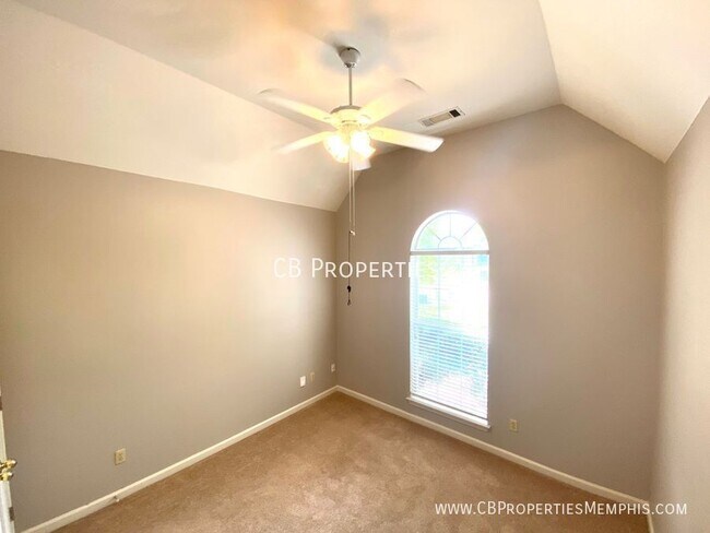 Foto del edificio - Lakeside home!!!