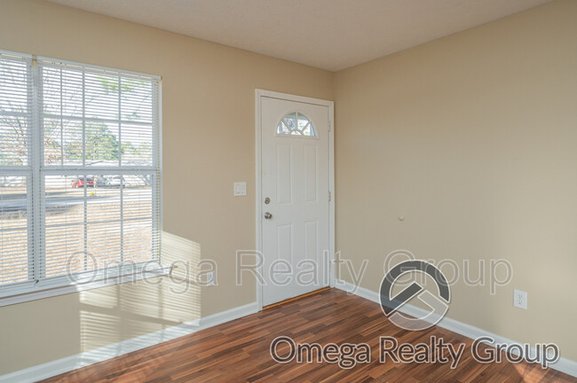 Foto del edificio - 132 Hillcrest St