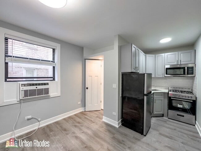 Building Photo - 503 W Belmont Ave