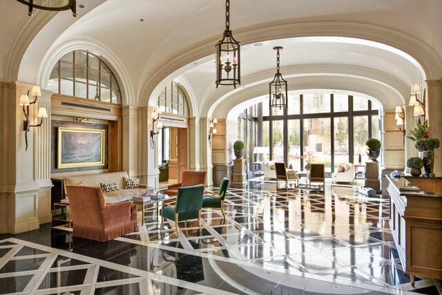 Foto principal - 2550 N Lakeview Ave