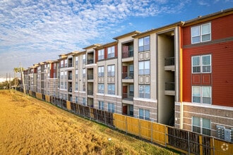 Building Photo - Avanti Cityside