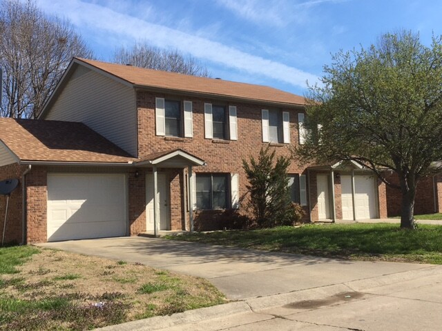 Foto principal - 674 E Jefferson St