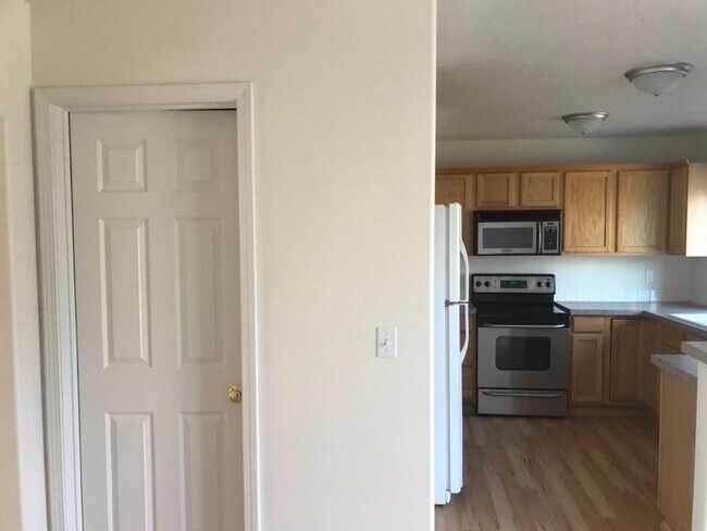 Foto del edificio - 16690 Smoky Mountain Ave