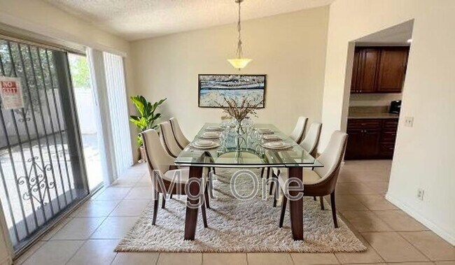 Foto del edificio - 24933 Otis Dr