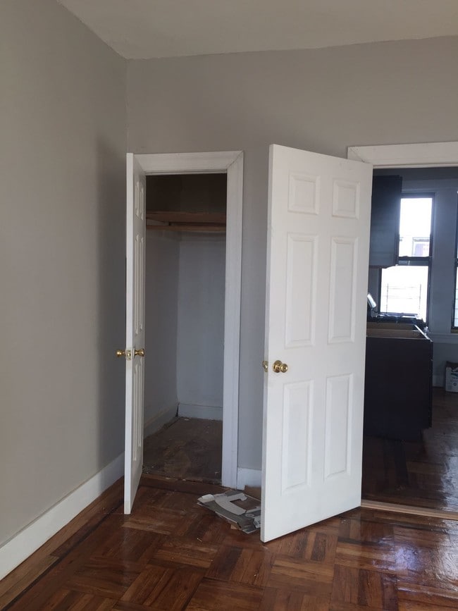 Building Photo - 171 E 96th St