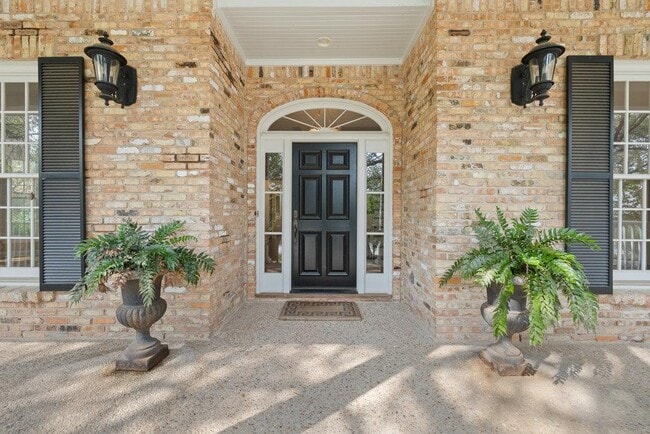 Building Photo - 4 Rock Way Cove