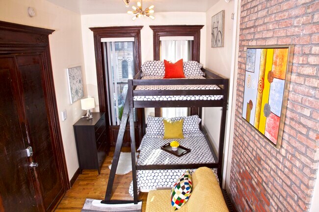Foto del edificio - 67 W 119th St