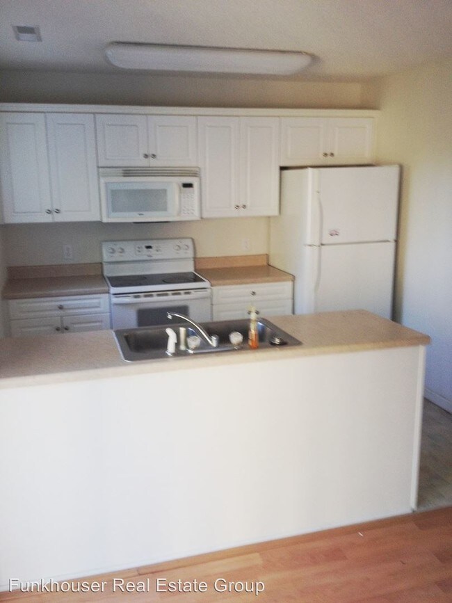 Building Photo - 2435 Avalon Woods Dr