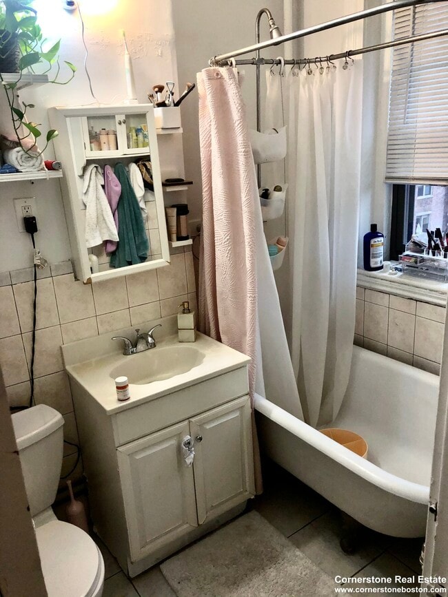 Building Photo - 1111 Boylston St