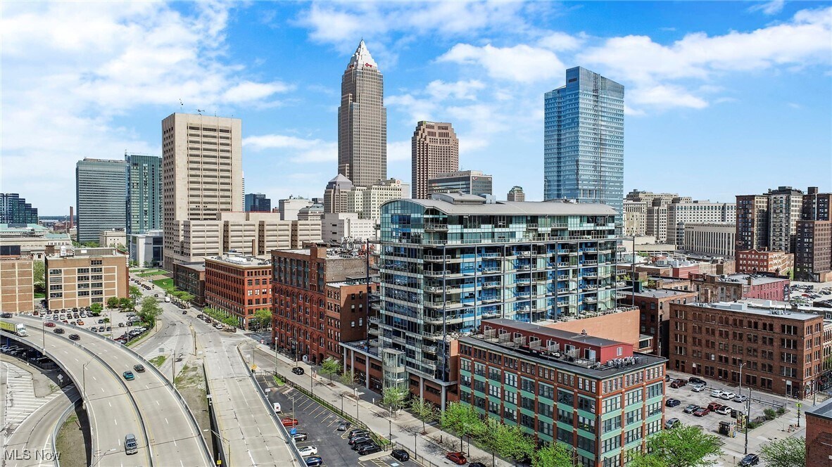 701 W Lakeside Ave Cleveland, OH 44113 – photo 1