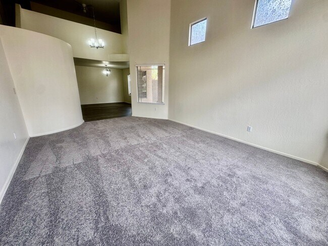 Building Photo - Beautiful Two-Story Home in Prime Gilbert ...