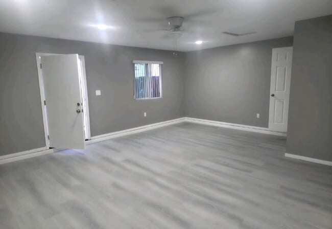 Building Photo - 3764 S La Salle Ave