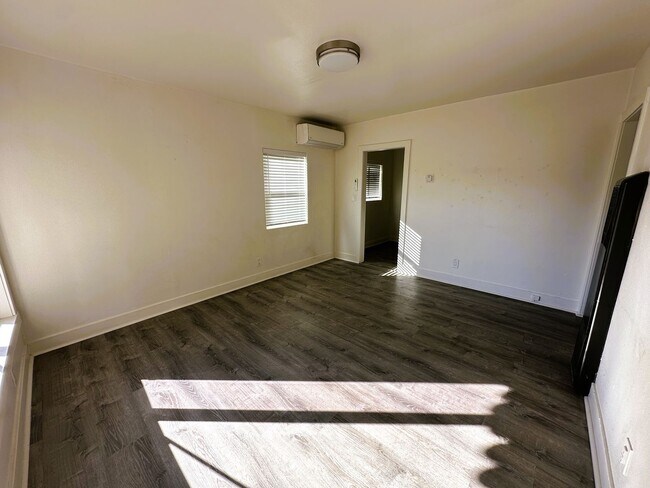 Foto del edificio - 4700 65th St