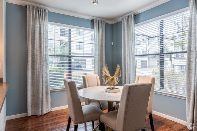 2 Br, Dining Room - Evergreen at Sterling Ridge