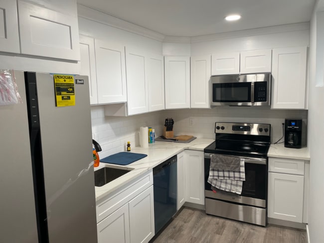 Building Photo - 30 N Terrace Ave