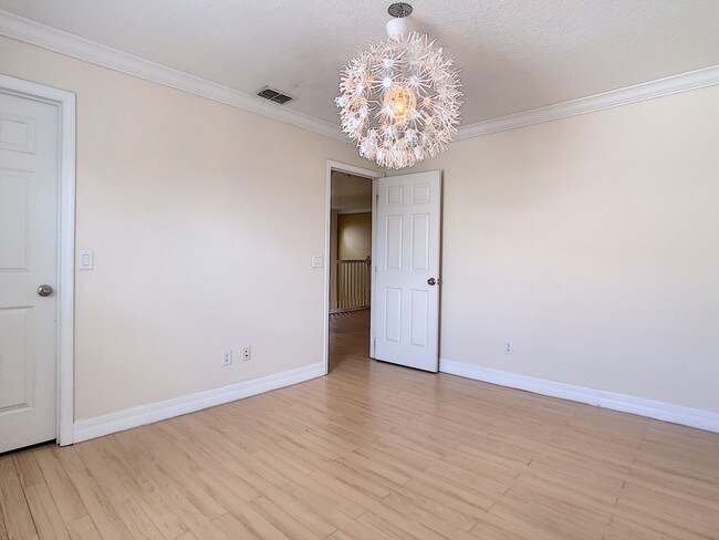 Building Photo - 12950 Entrada Dr