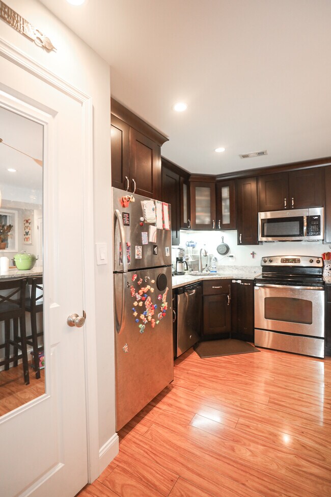 Foto del edificio - 624 9th St NE