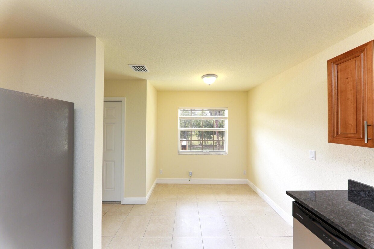 Primary Photo - 13342 87th St N
