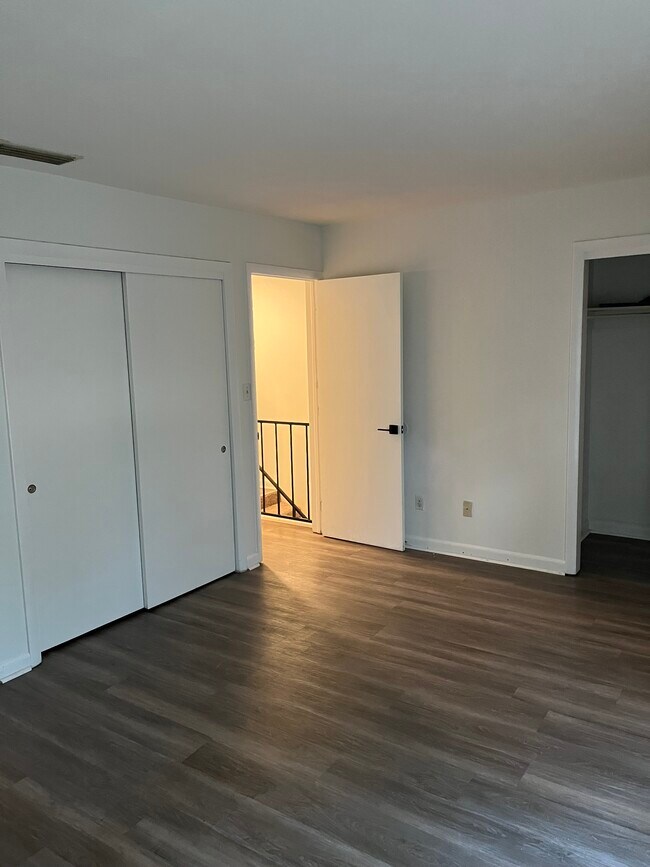 Foto del edificio - 314 Westwood Dr