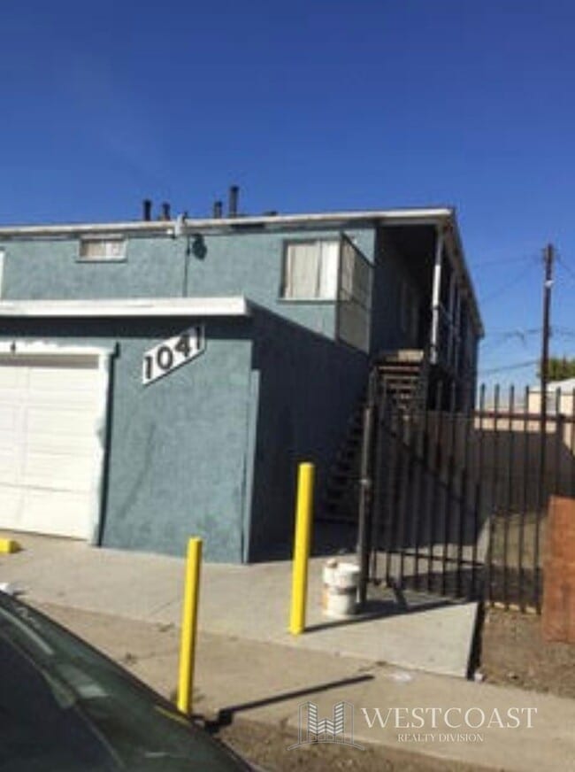 Building Photo - 1041 W Reeve St