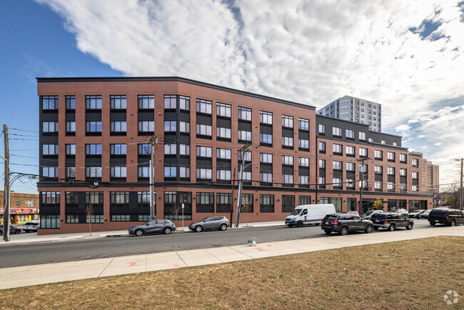 Foto del edificio - 20 Littleton Ave. Affordable Housing for Rent