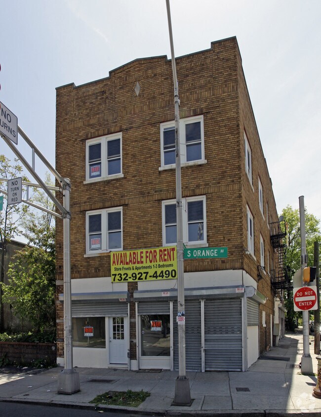 Building Photo - 856 S Orange Ave