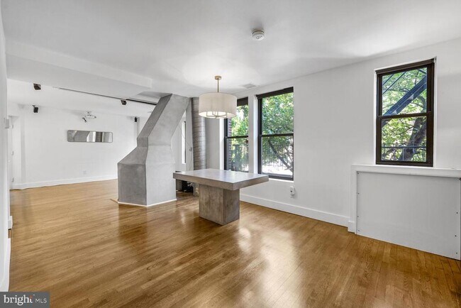 Foto del edificio - 2038 18th St NW