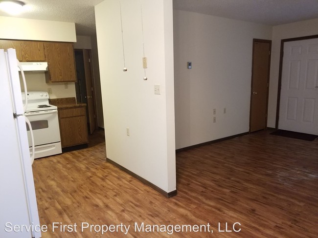 Building Photo - 205 W Summerfield Ave