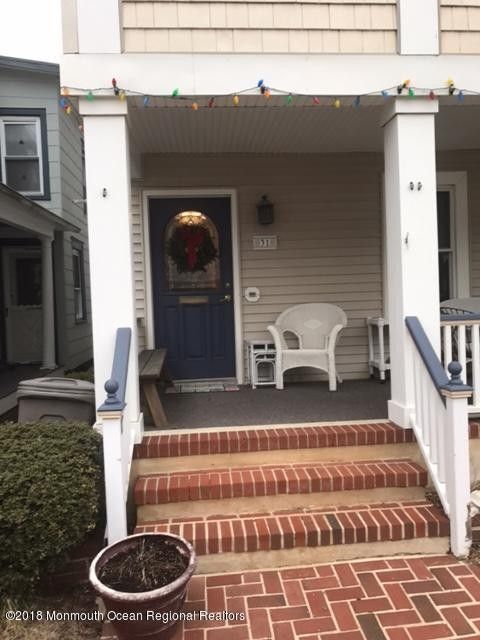 Primary Photo - 31 Bath Ave