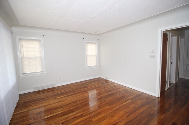 Foto del edificio - 22480 Lambrecht Ave